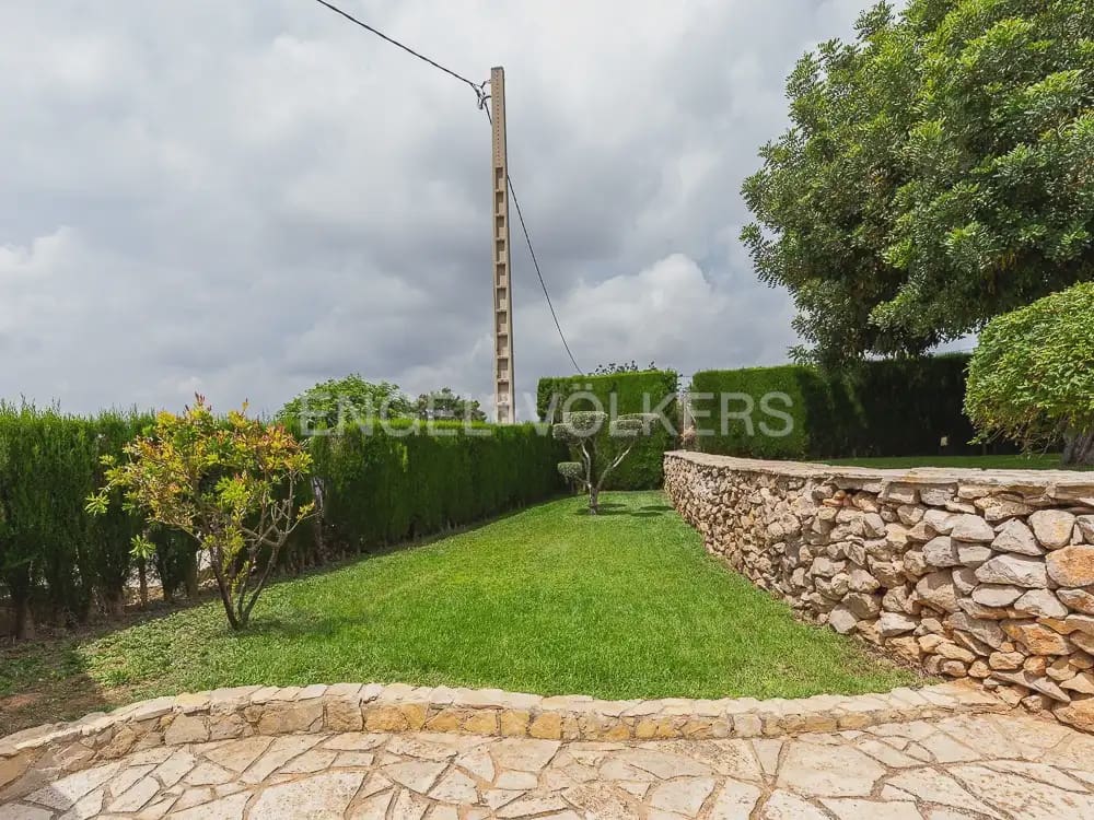 3 bedroom Wooden Home for rent in Torrent with pool garage - € 1,950 (Ref: 9898308)
