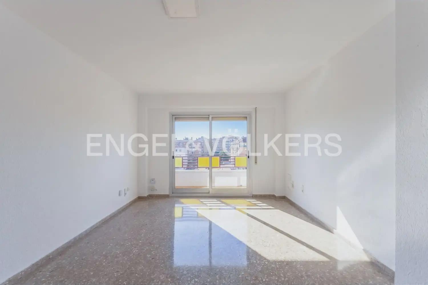 4 Zimmer Penthouse zu vermieten in Valencia Stadt - 1.750 € (Ref: 9898309)