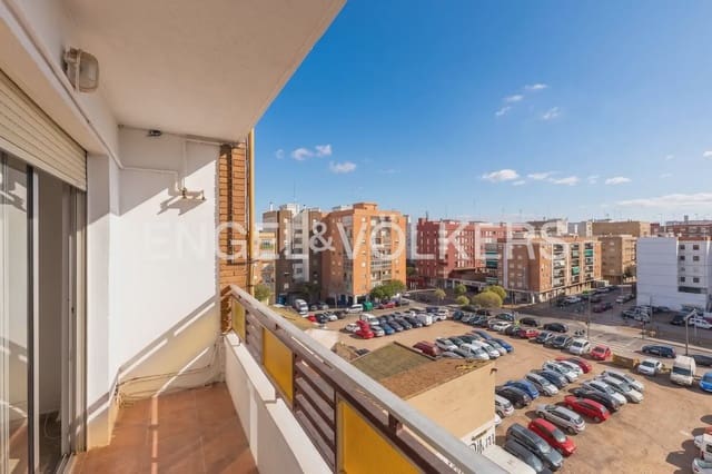 4 Zimmer Penthouse zu vermieten in Torrefiel, València Stadt - 1.750 € (Ref: 9898309)