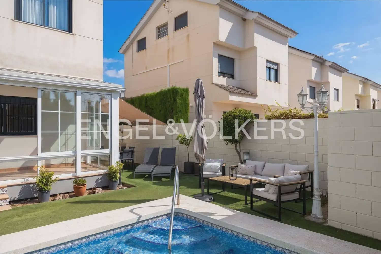 2 bedroom Villa for rent in Daimus with pool - € 3,000 (Ref: 9898310)