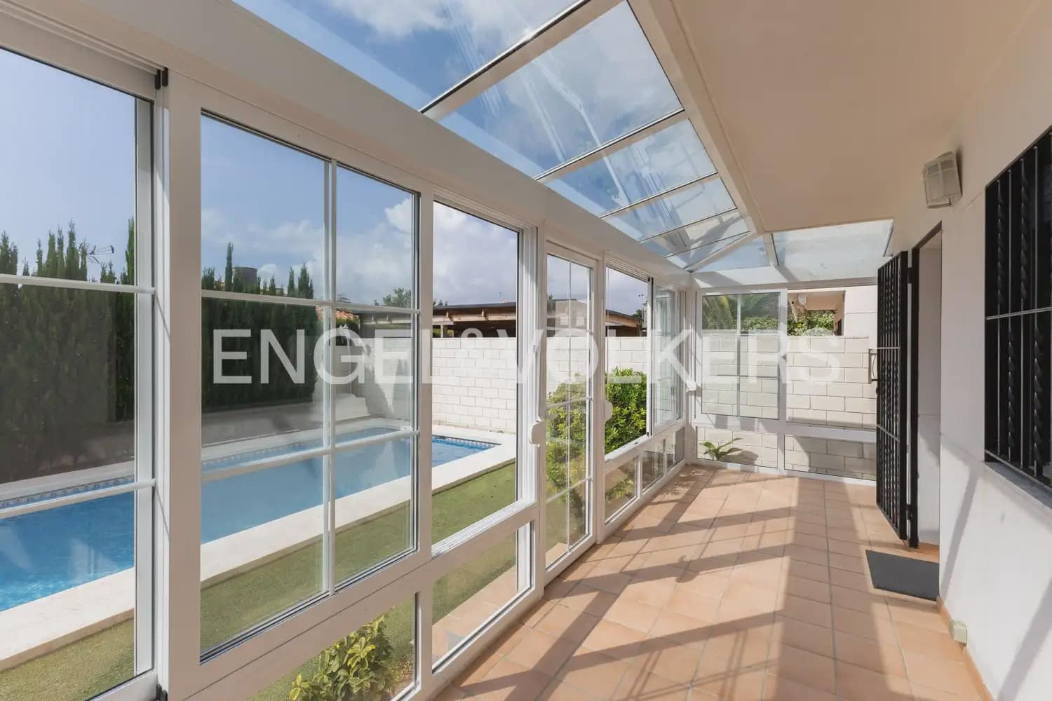 2 bedroom Villa for rent in Daimus with pool - € 3,000 (Ref: 9898310)