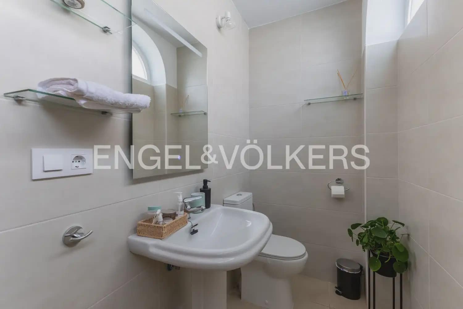 2 bedroom Villa for rent in Daimus with pool - € 3,000 (Ref: 9898310)