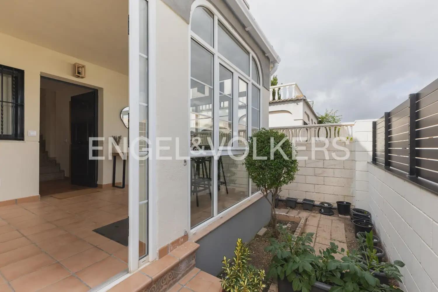 2 bedroom Villa for rent in Daimus with pool - € 3,000 (Ref: 9898310)