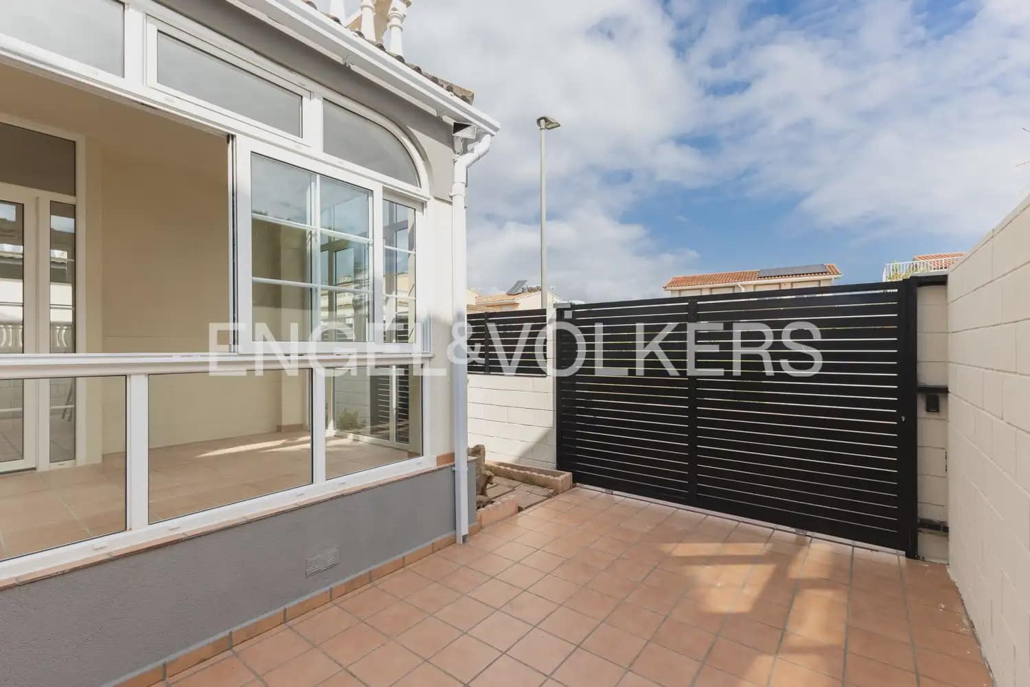 2 bedroom Villa for rent in Daimus with pool - € 3,000 (Ref: 9898310)