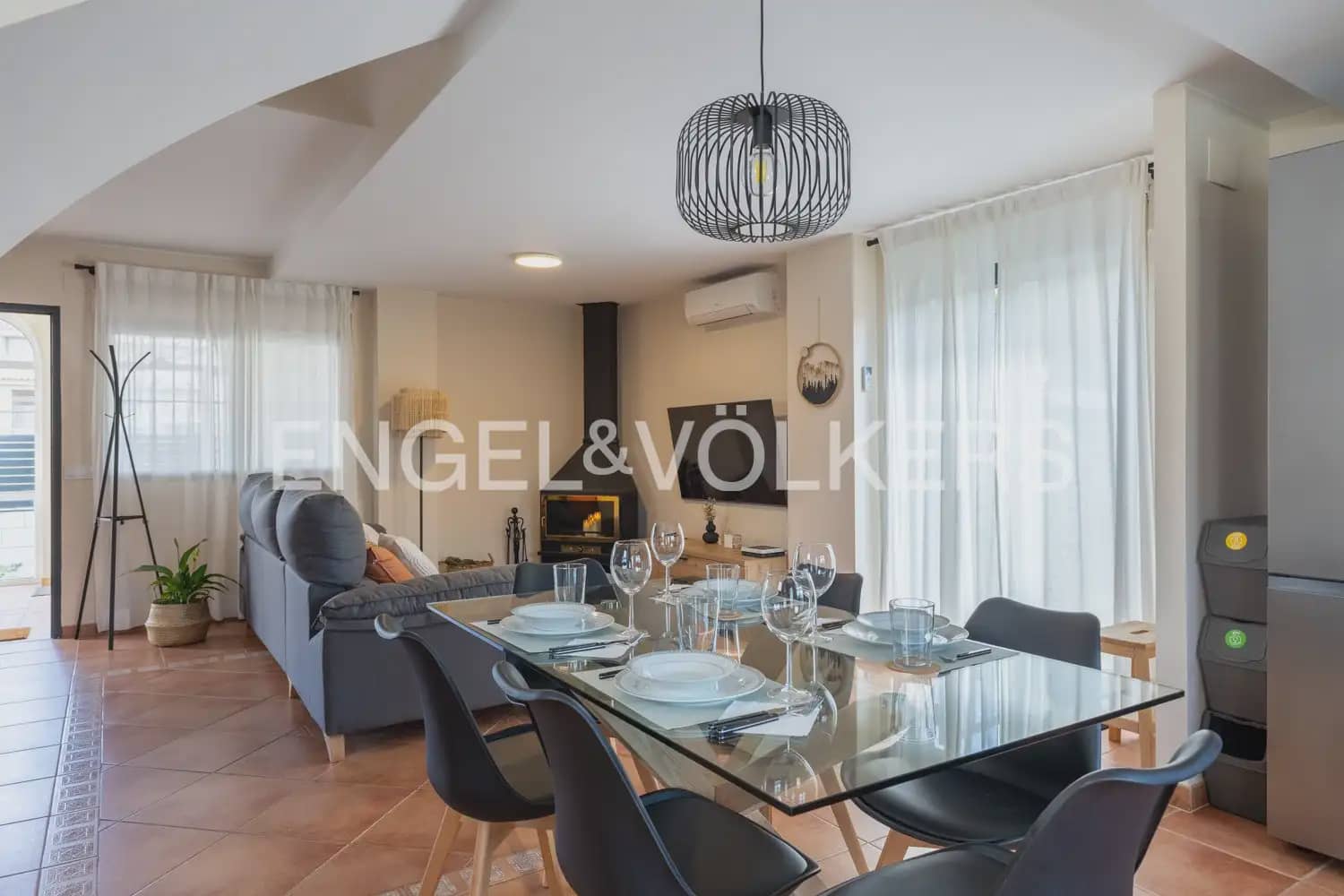 2 bedroom Villa for rent in Daimus with pool - € 3,000 (Ref: 9898310)