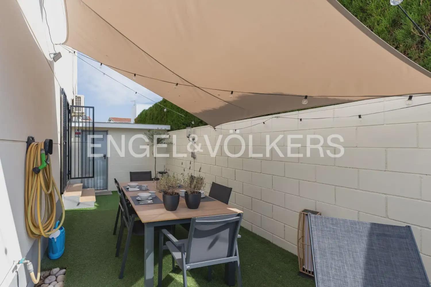 2 bedroom Villa for rent in Daimus with pool - € 3,000 (Ref: 9898310)