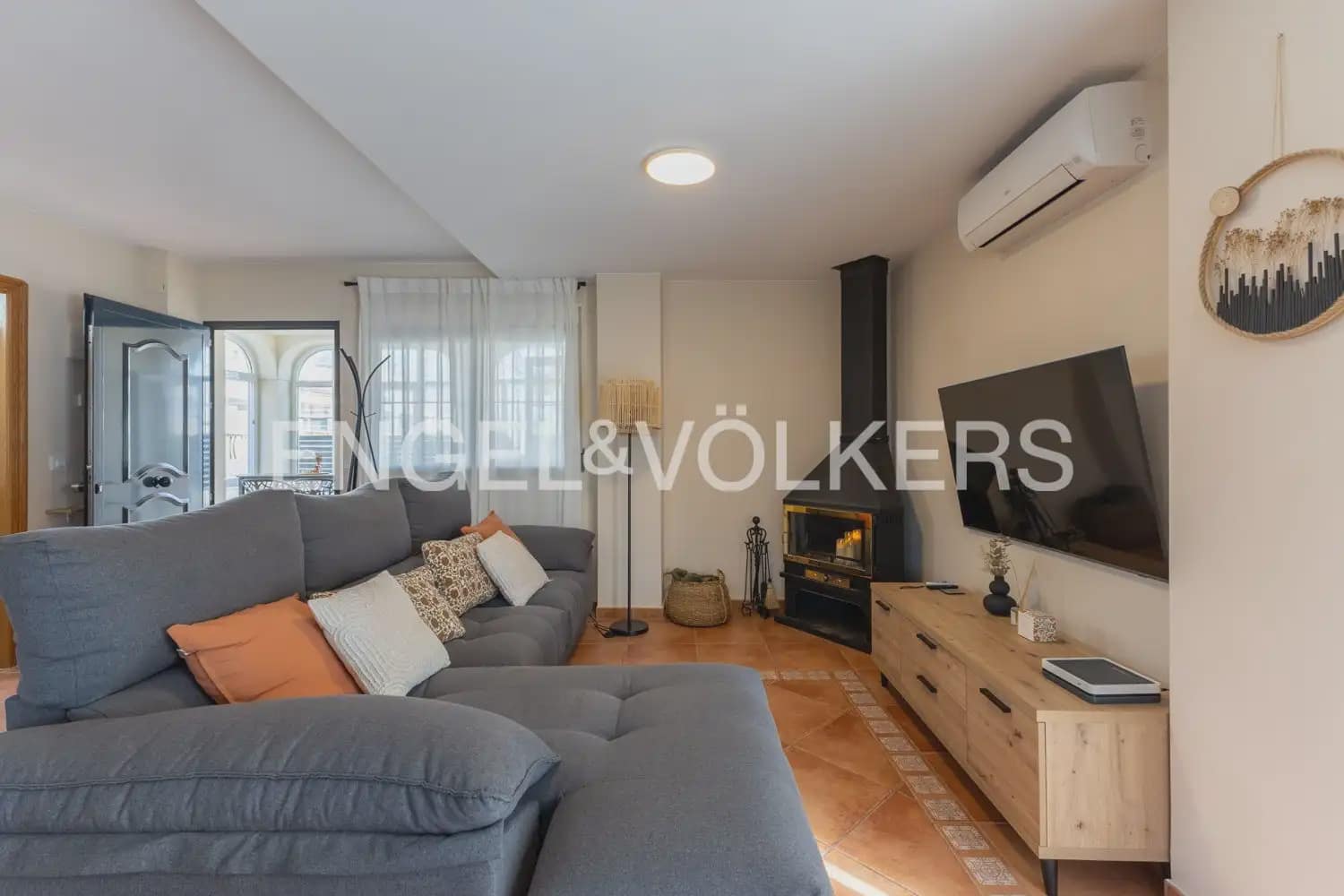 2 bedroom Villa for rent in Daimus with pool - € 3,000 (Ref: 9898310)