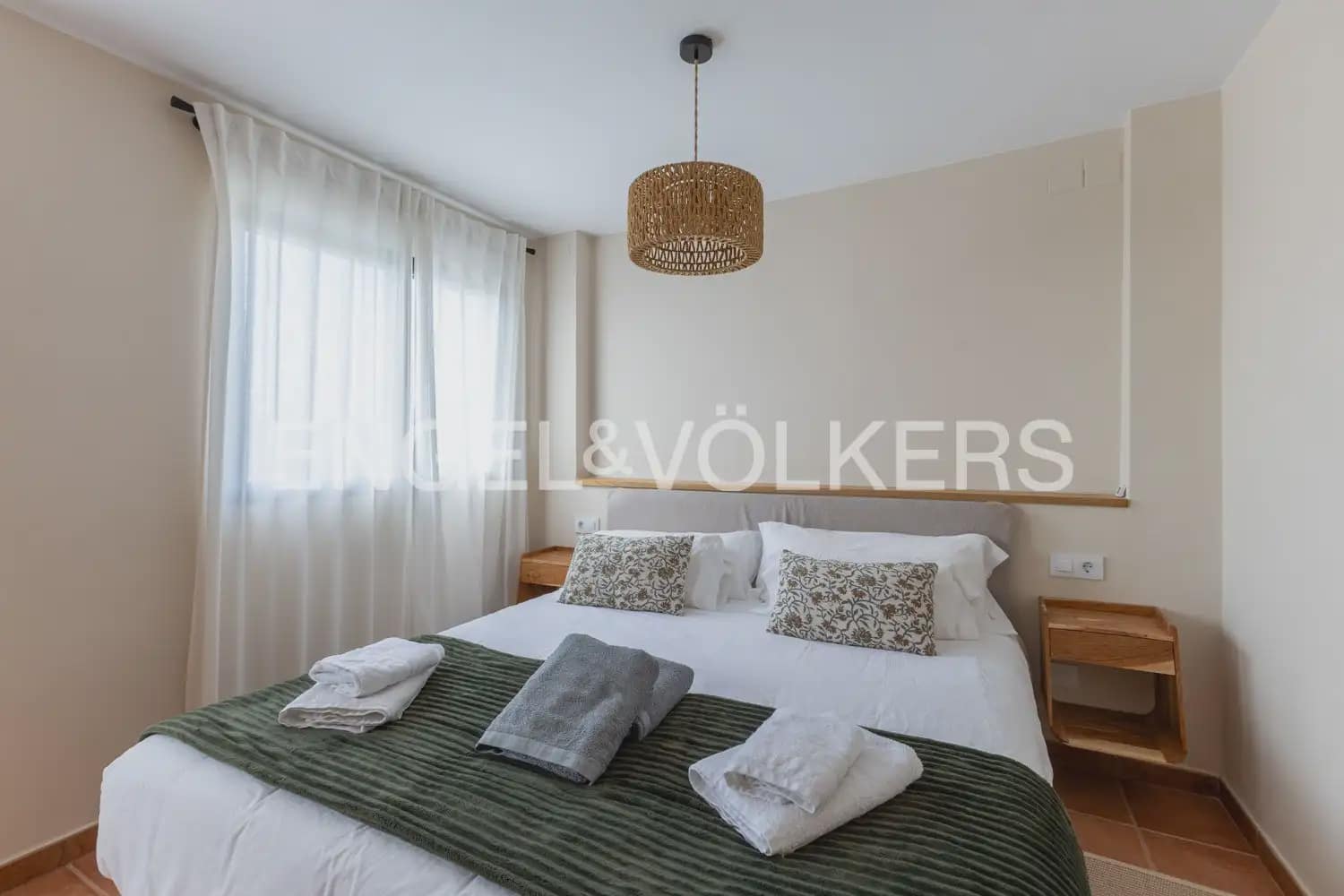 2 bedroom Villa for rent in Daimus with pool - € 3,000 (Ref: 9898310)