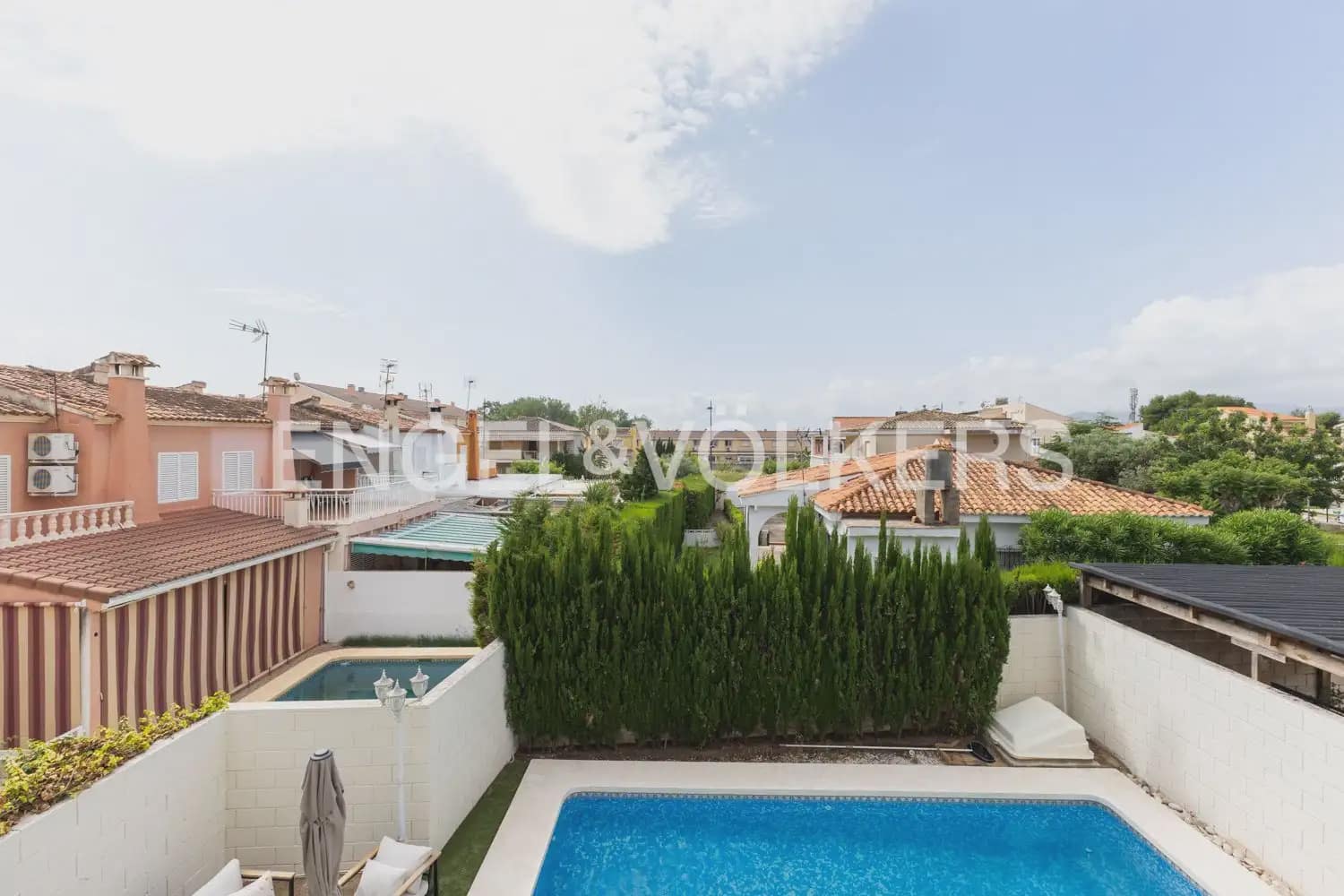2 bedroom Villa for rent in Daimus with pool - € 3,000 (Ref: 9898310)