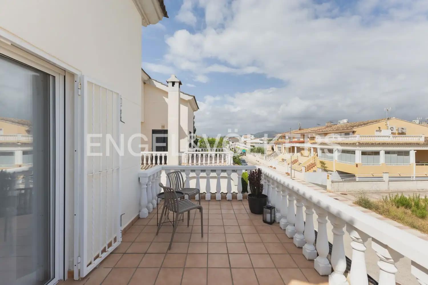 2 bedroom Villa for rent in Daimus with pool - € 3,000 (Ref: 9898310)