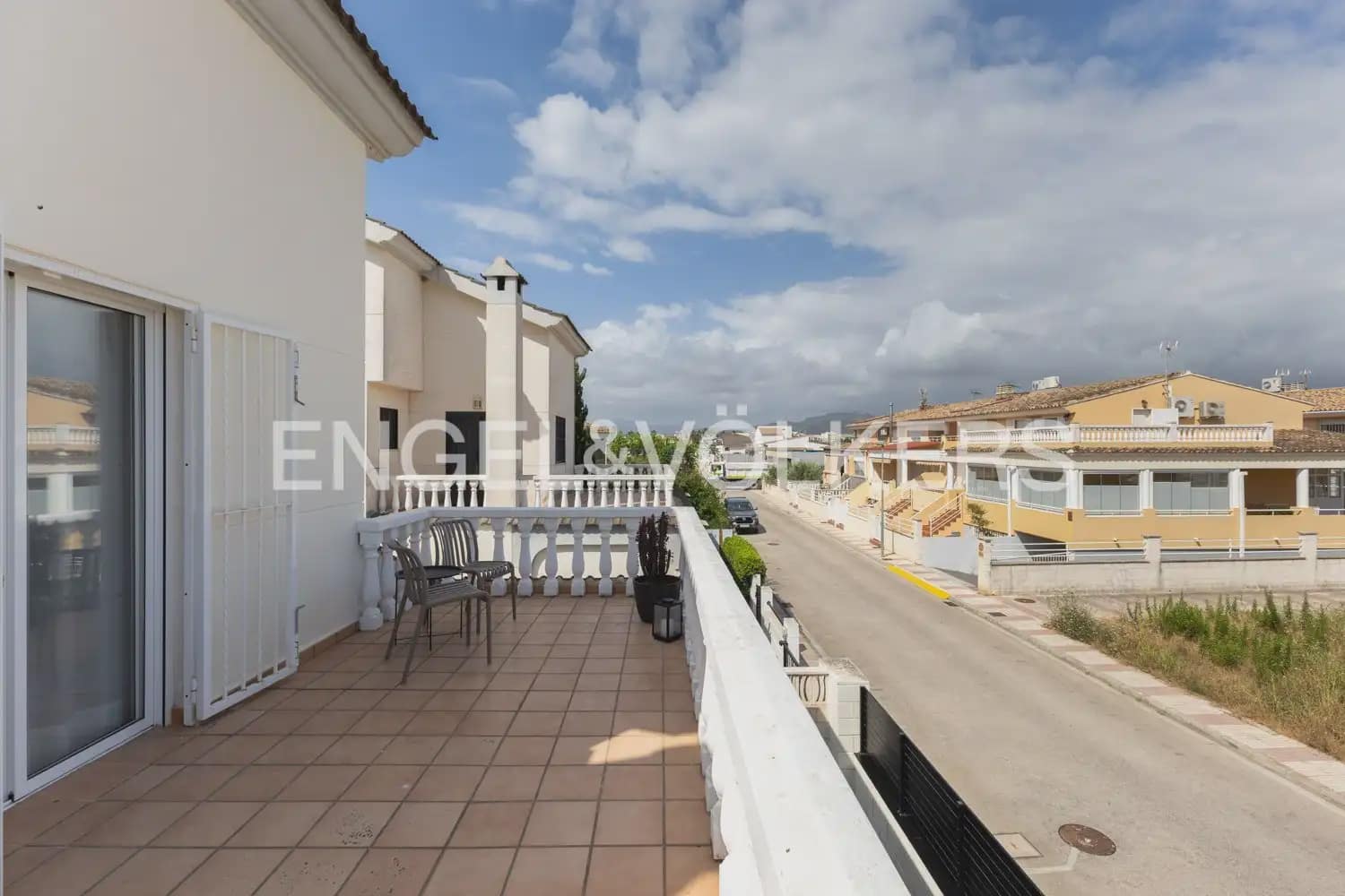 2 bedroom Villa for rent in Daimus with pool - € 3,000 (Ref: 9898310)