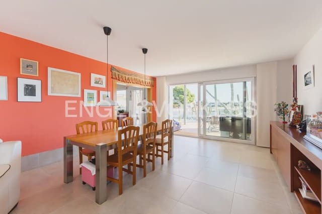 4 bedroom Villa for sale in El Grau de Castelló, Castelló de la Plana with garage - € 790,000 (Ref: 9898311)