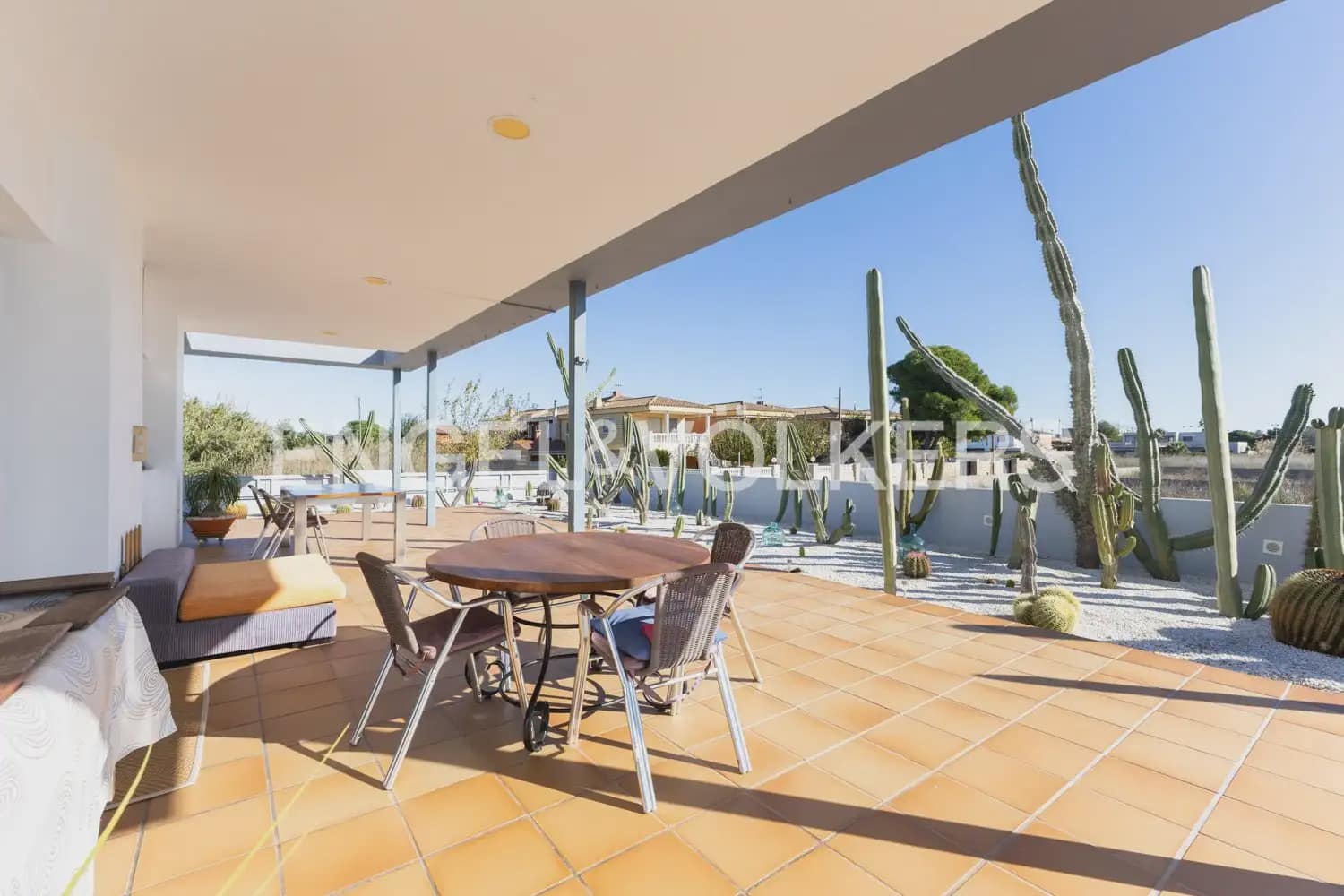 4 bedroom Villa for sale in Castello de la Plana with garage - € 790,000 (Ref: 9898311)