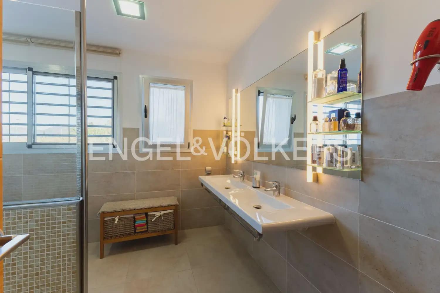 4 bedroom Villa for sale in Castello de la Plana with garage - € 790,000 (Ref: 9898311)