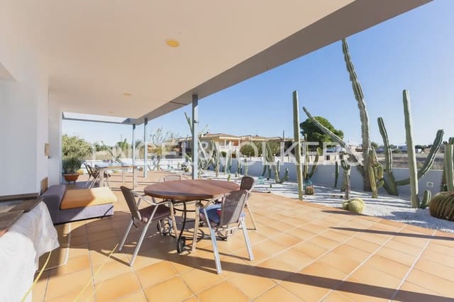 4 bedroom Villa for sale in El Grau de Castelló, Castelló de la Plana with garage - € 790,000 (Ref: 9898311)