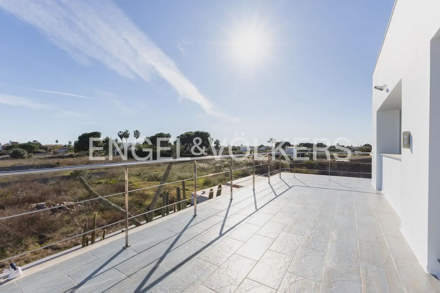4 bedroom Villa for sale in Castello de la Plana with garage - € 790,000 (Ref: 9898311)