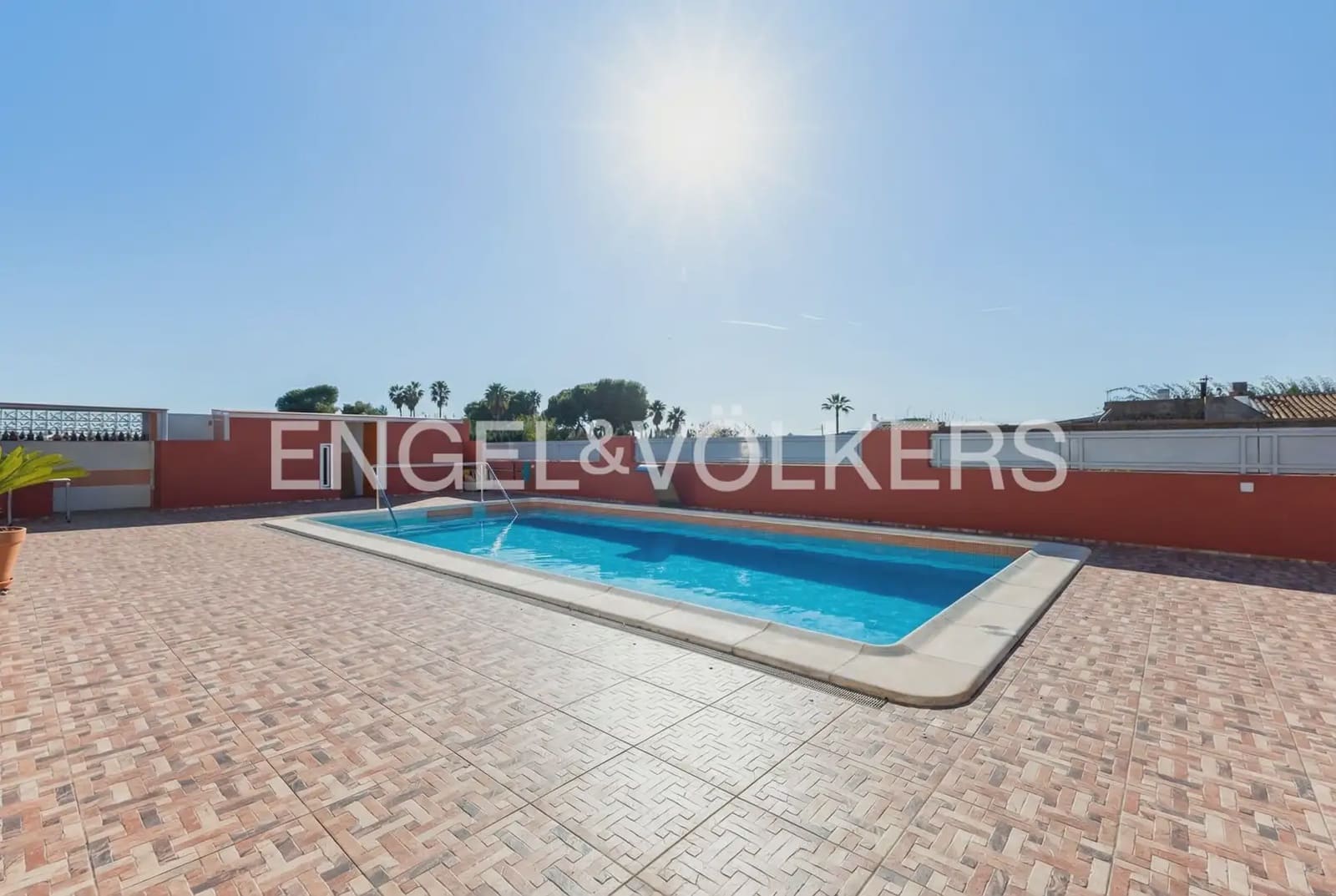 4 bedroom Villa for sale in Castello de la Plana with garage - € 790,000 (Ref: 9898311)