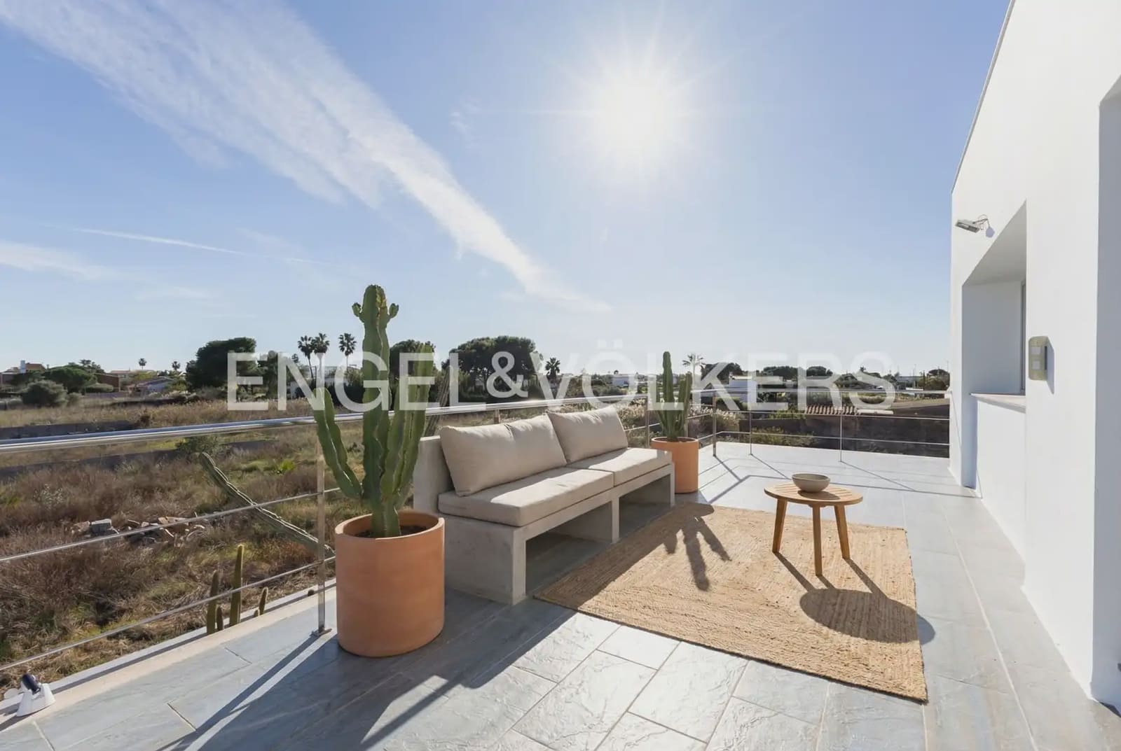 4 bedroom Villa for sale in Castello de la Plana with garage - € 790,000 (Ref: 9898311)