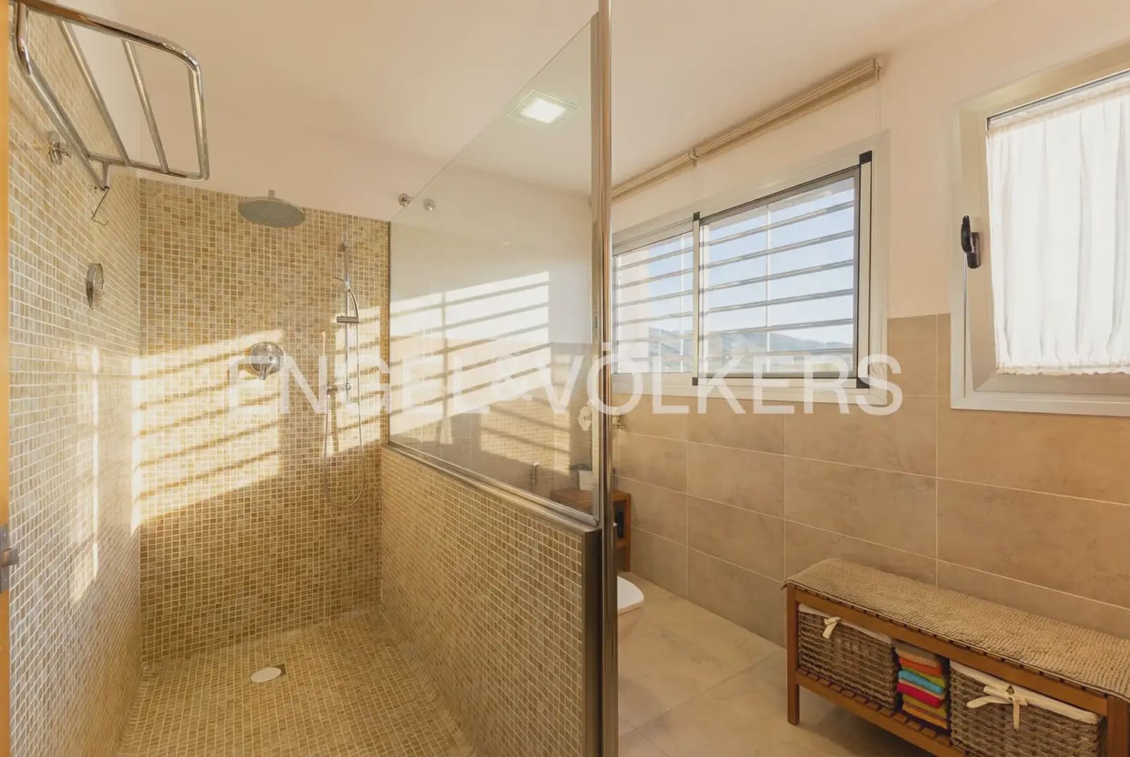 4 bedroom Villa for sale in Castello de la Plana with garage - € 790,000 (Ref: 9898311)