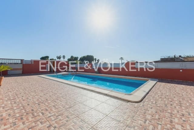 4 bedroom Villa for sale in El Grau de Castelló, Castelló de la Plana with garage - € 790,000 (Ref: 9898311)