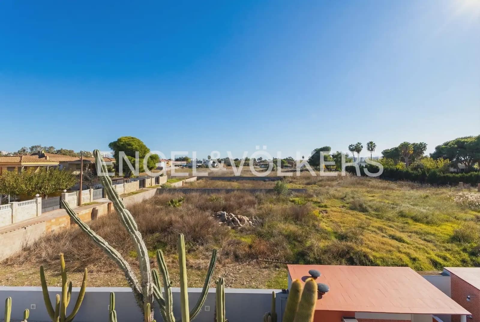4 bedroom Villa for sale in Castello de la Plana with garage - € 790,000 (Ref: 9898311)