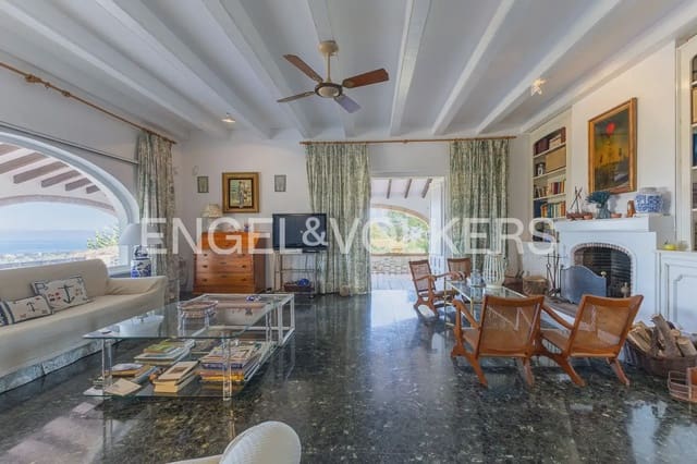 8 bedroom Villa for sale in Cap Martí - El Tossalet - Pinomar, Javea / Xàbia with pool - € 2,350,000 (Ref: 9898312)