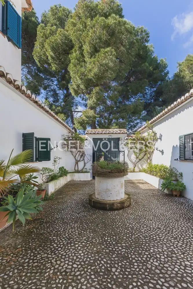 8 bedroom Villa for sale in Javea / Xabia with pool - € 2,350,000 (Ref: 9898312)