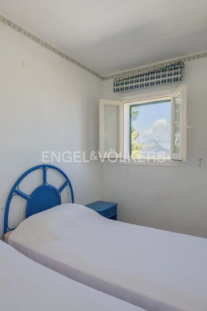 8 bedroom Villa for sale in Javea / Xabia with pool - € 2,350,000 (Ref: 9898312)