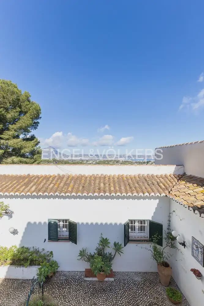 8 bedroom Villa for sale in Javea / Xabia with pool - € 2,350,000 (Ref: 9898312)