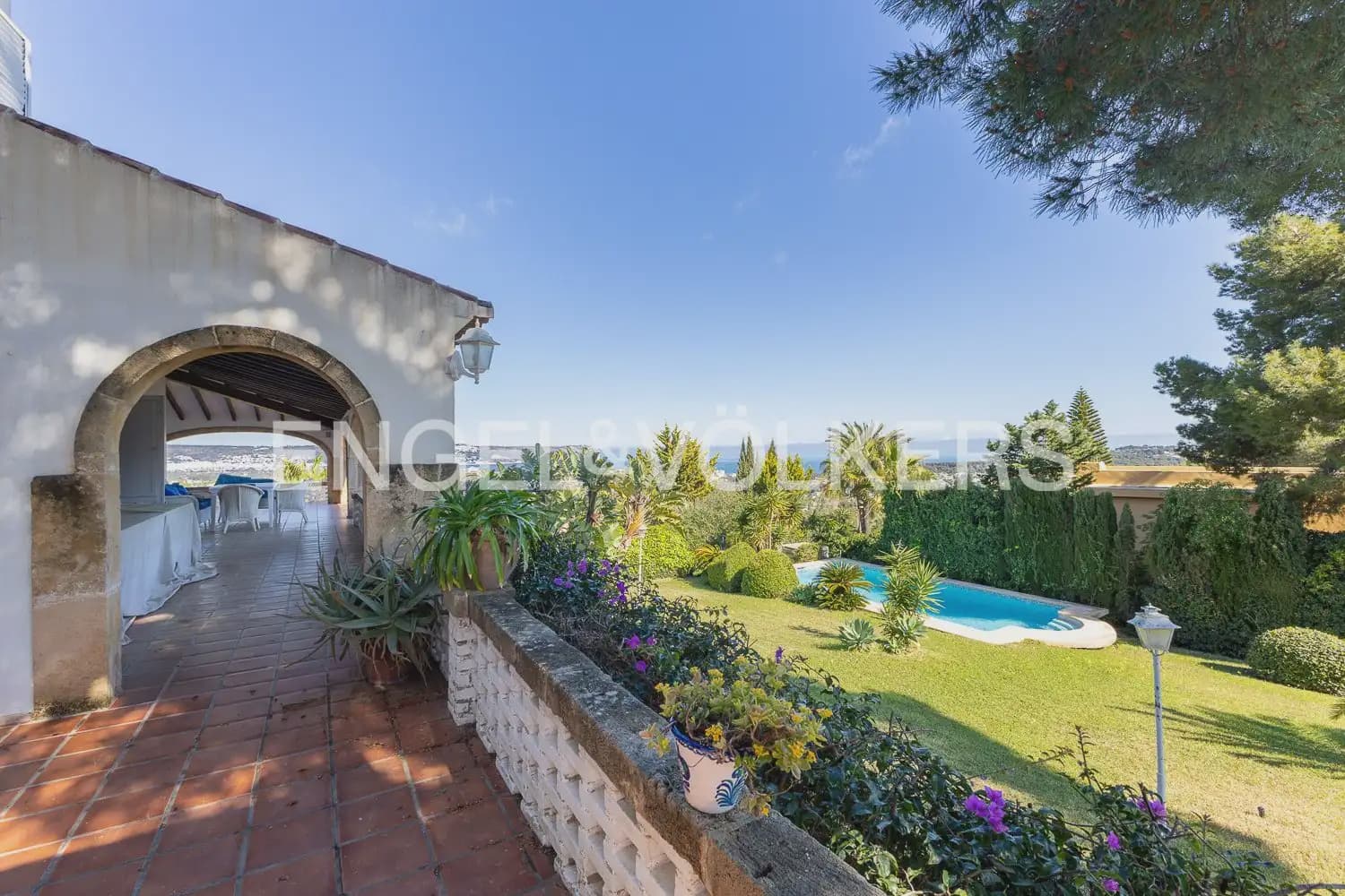 8 bedroom Villa for sale in Javea / Xabia with pool - € 2,350,000 (Ref: 9898312)
