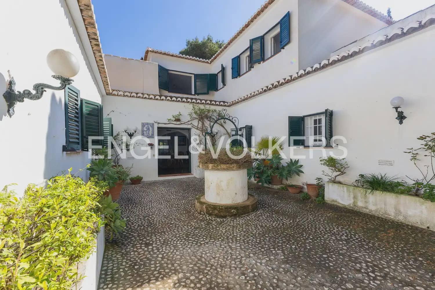 8 bedroom Villa for sale in Javea / Xabia with pool - € 2,350,000 (Ref: 9898312)