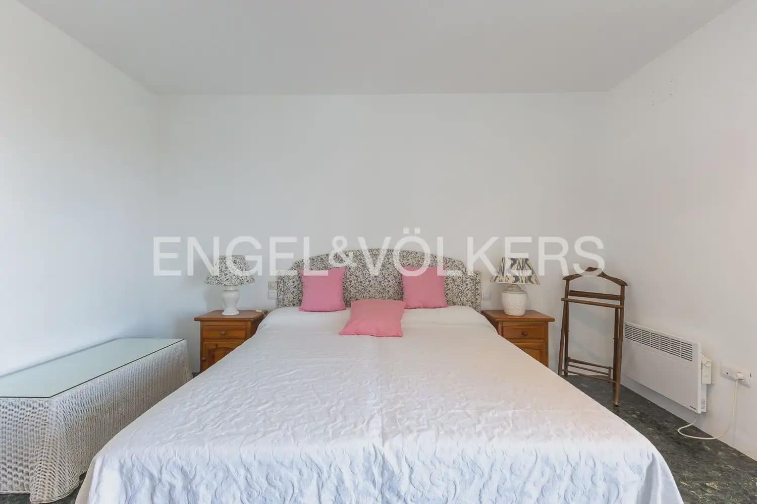 8 bedroom Villa for sale in Javea / Xabia with pool - € 2,350,000 (Ref: 9898312)