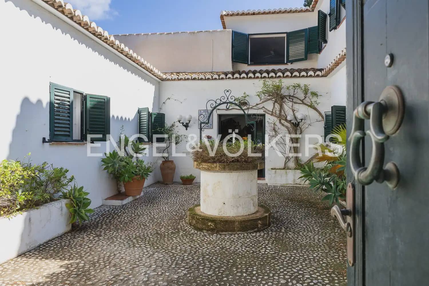 8 bedroom Villa for sale in Javea / Xabia with pool - € 2,350,000 (Ref: 9898312)