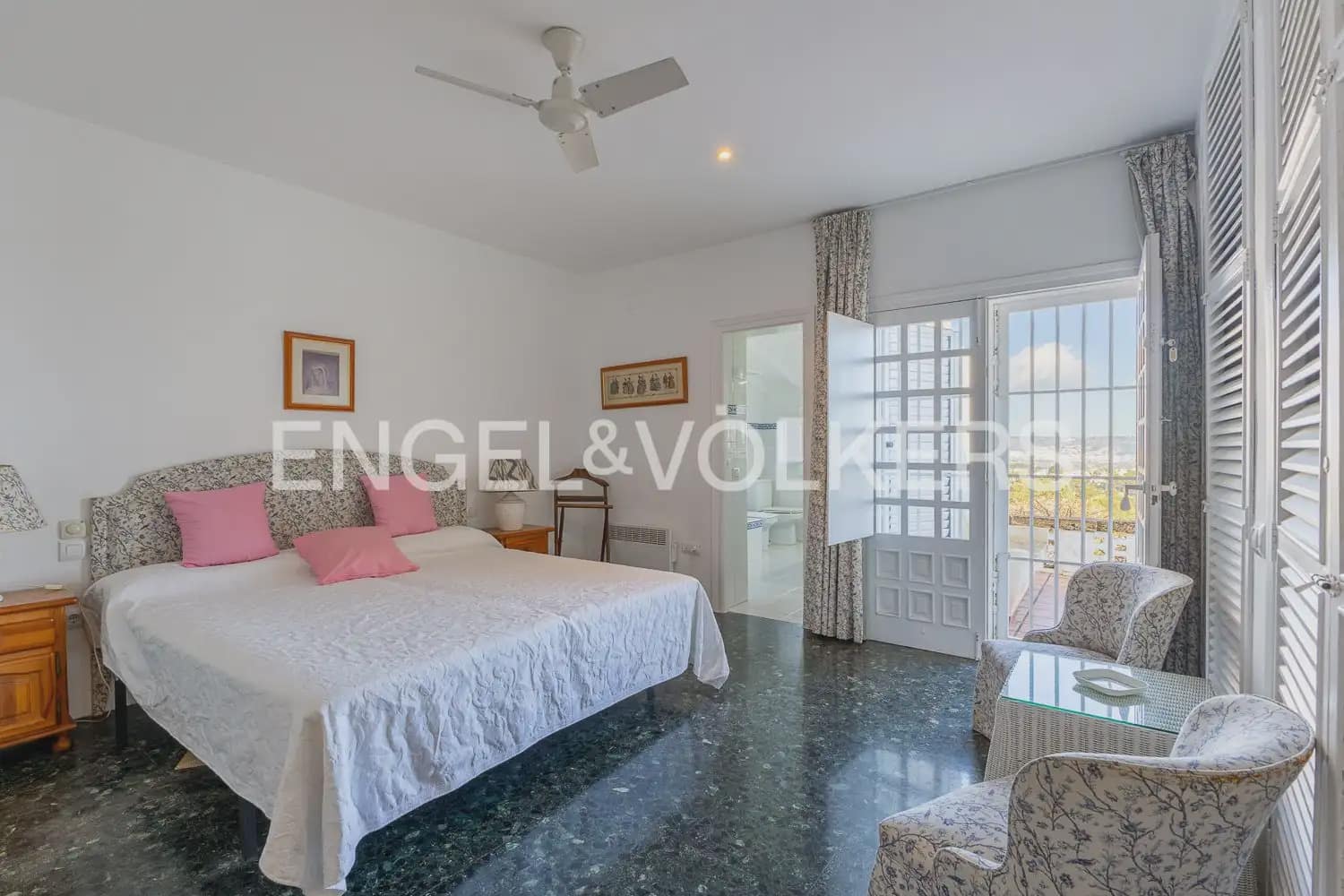 8 bedroom Villa for sale in Javea / Xabia with pool - € 2,350,000 (Ref: 9898312)