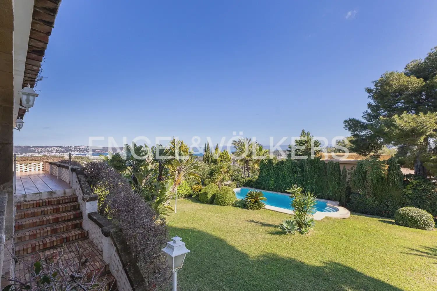 8 bedroom Villa for sale in Javea / Xabia with pool - € 2,350,000 (Ref: 9898312)