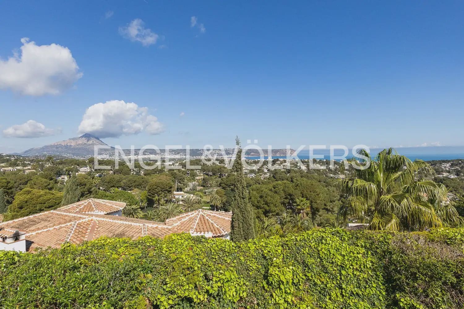 8 bedroom Villa for sale in Javea / Xabia with pool - € 2,350,000 (Ref: 9898312)