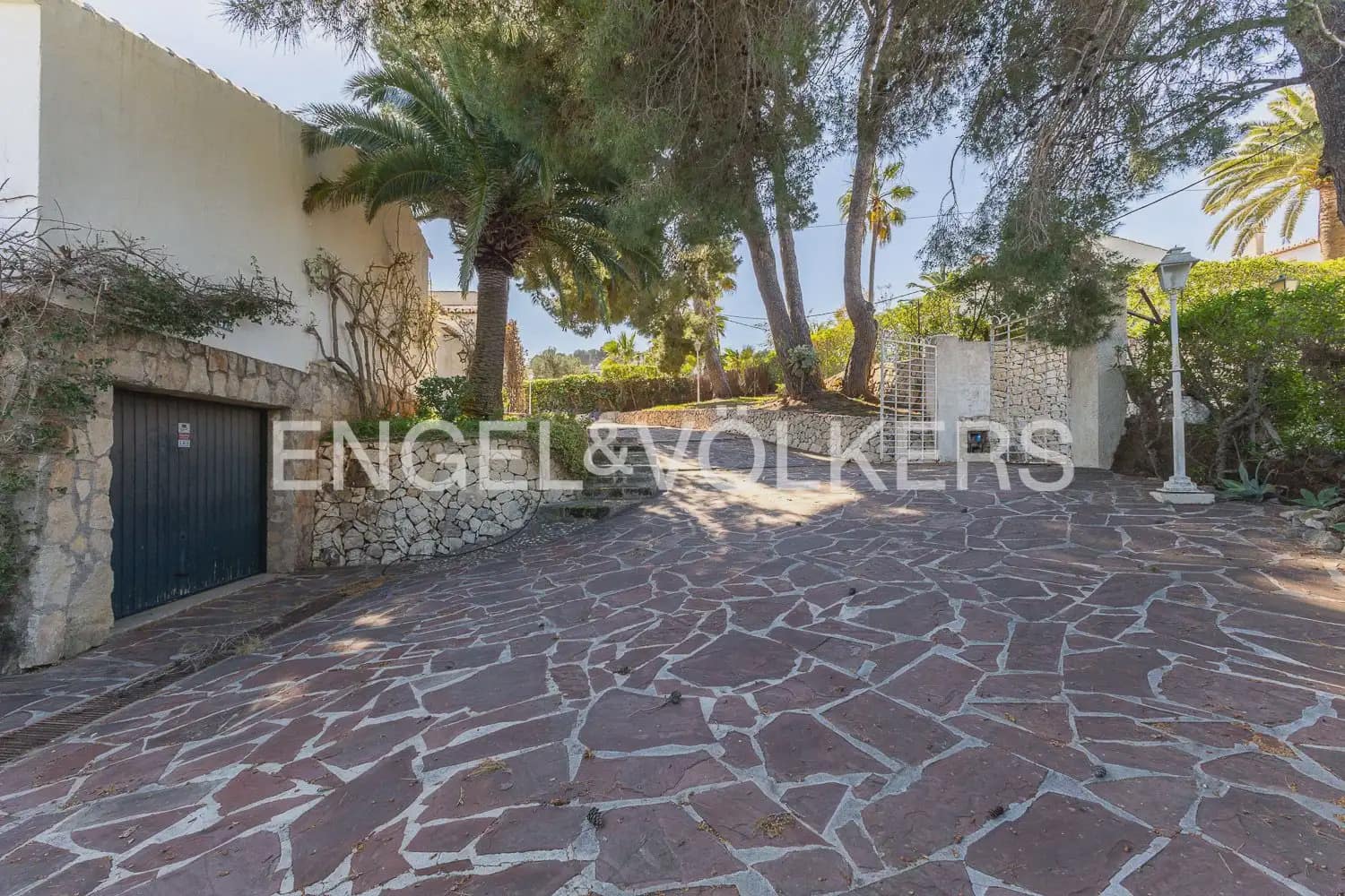 8 bedroom Villa for sale in Javea / Xabia with pool - € 2,350,000 (Ref: 9898312)
