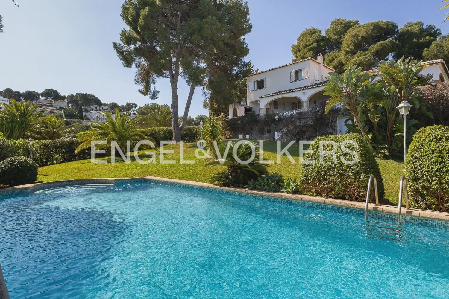 8 bedroom Villa for sale in Javea / Xabia with pool - € 2,350,000 (Ref: 9898312)