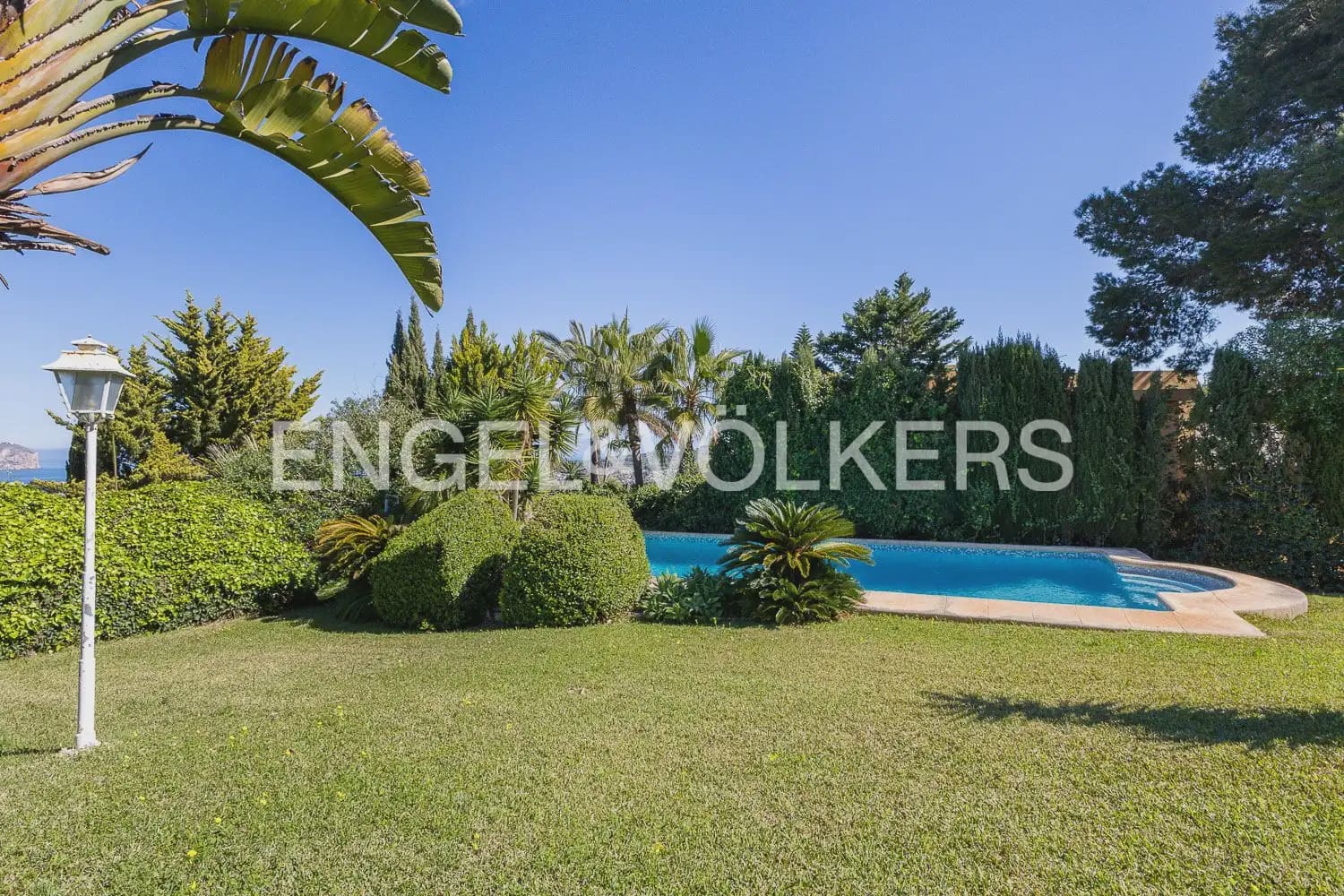 8 bedroom Villa for sale in Javea / Xabia with pool - € 2,350,000 (Ref: 9898312)