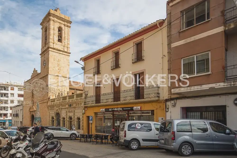 3 slaapkamer Villa te koop in Pedreguer met garage - € 595.000 (Ref: 9898314)