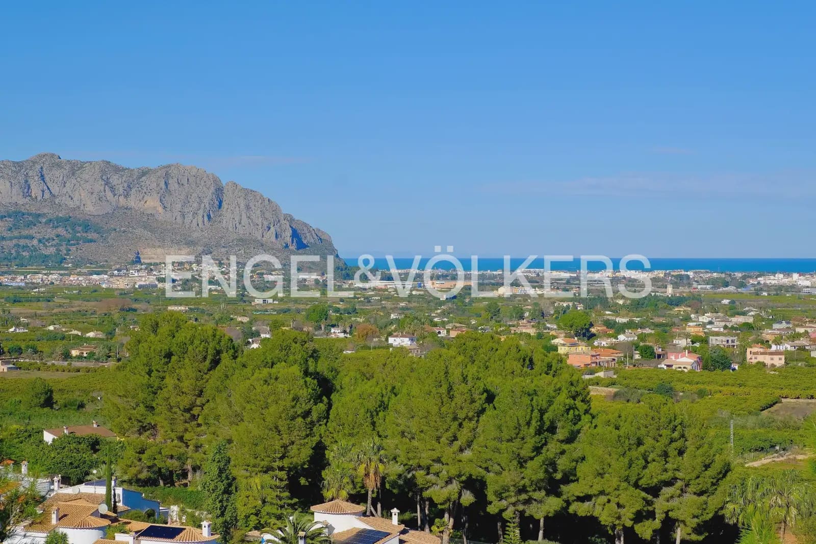 3 slaapkamer Villa te koop in Pedreguer met garage - € 595.000 (Ref: 9898314)
