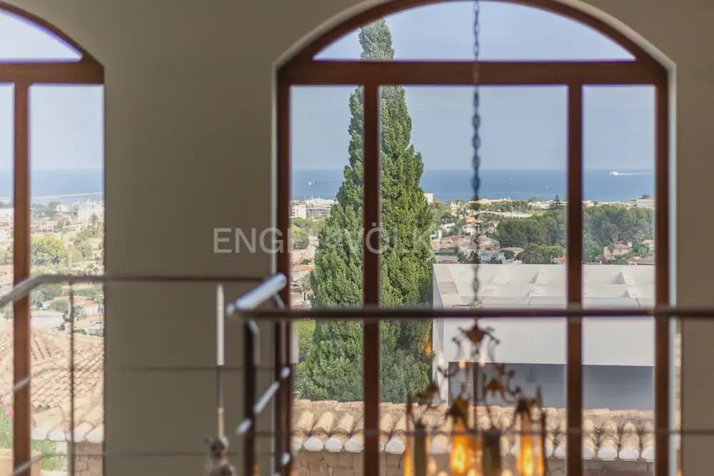 Villa/Maison de 4 chambres à louer à Denia avec piscine garage - 7 000 € (Ref: 9898315)
