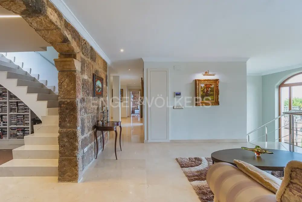 Villa/Maison de 4 chambres à louer à Denia avec piscine garage - 7 000 € (Ref: 9898315)