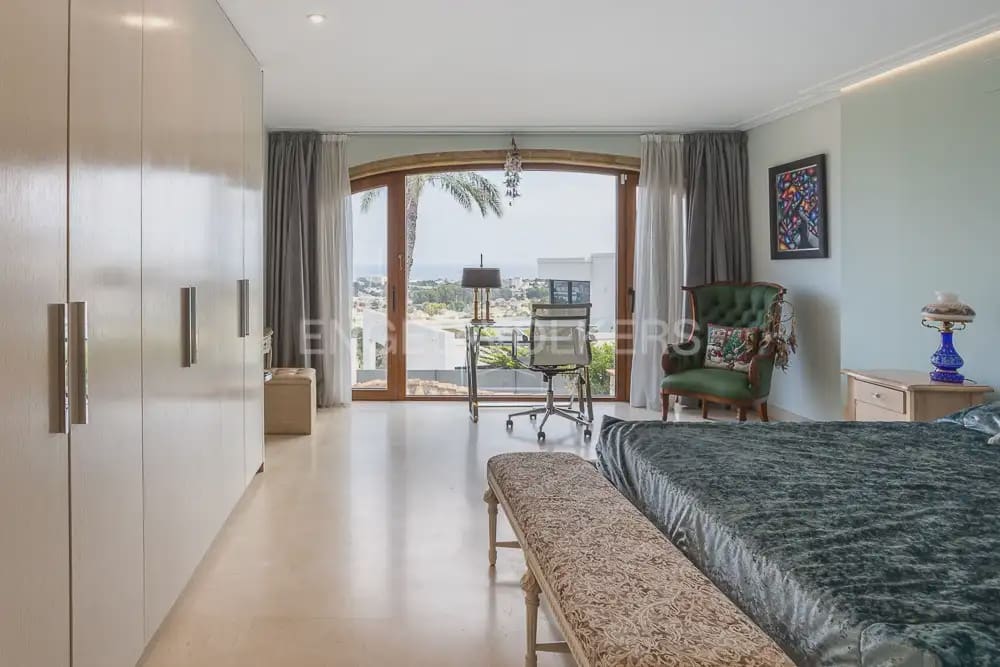 Villa/Maison de 4 chambres à louer à Denia avec piscine garage - 7 000 € (Ref: 9898315)