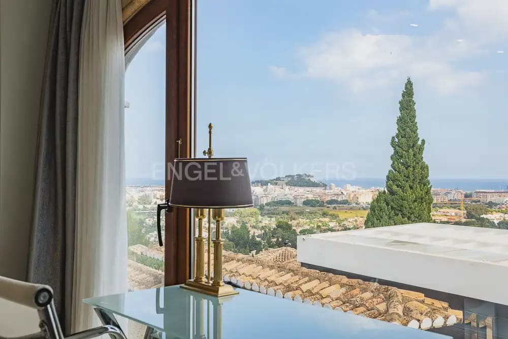 Villa/Maison de 4 chambres à louer à Denia avec piscine garage - 7 000 € (Ref: 9898315)