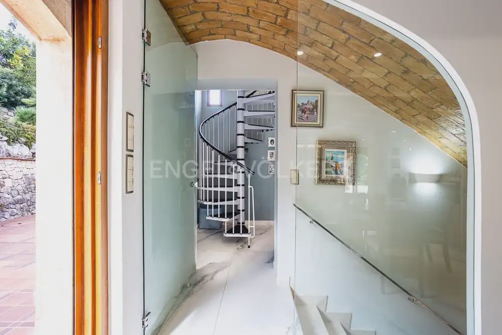 Villa/Maison de 4 chambres à louer à Denia avec piscine garage - 7 000 € (Ref: 9898315)