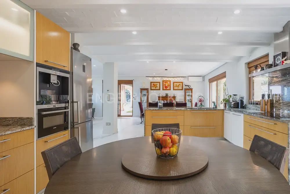 Villa/Maison de 4 chambres à louer à Denia avec piscine garage - 7 000 € (Ref: 9898315)