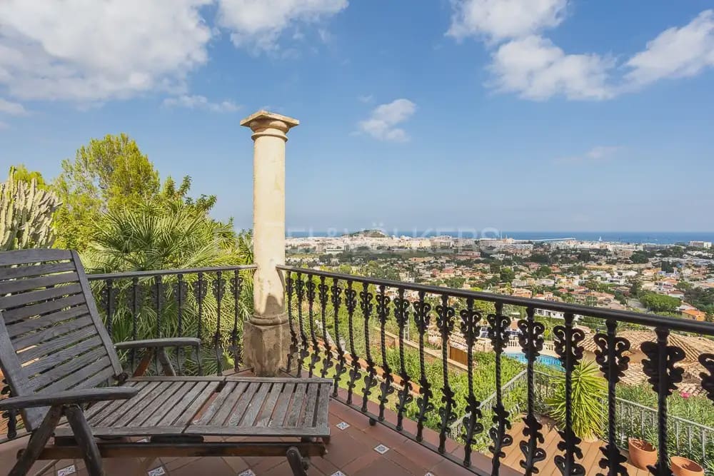 Villa/Maison de 4 chambres à louer à Denia avec piscine garage - 7 000 € (Ref: 9898315)
