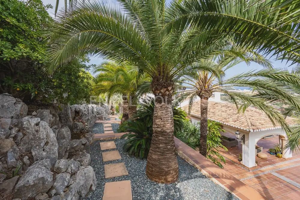 Villa/Maison de 4 chambres à louer à Denia avec piscine garage - 7 000 € (Ref: 9898315)