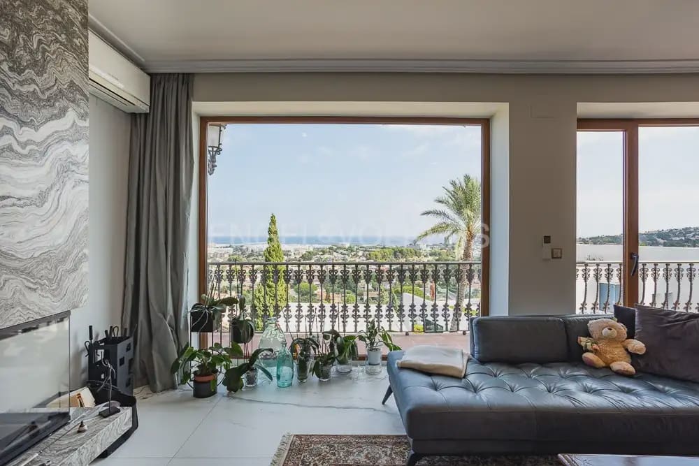 Villa/Maison de 4 chambres à louer à Denia avec piscine garage - 7 000 € (Ref: 9898315)